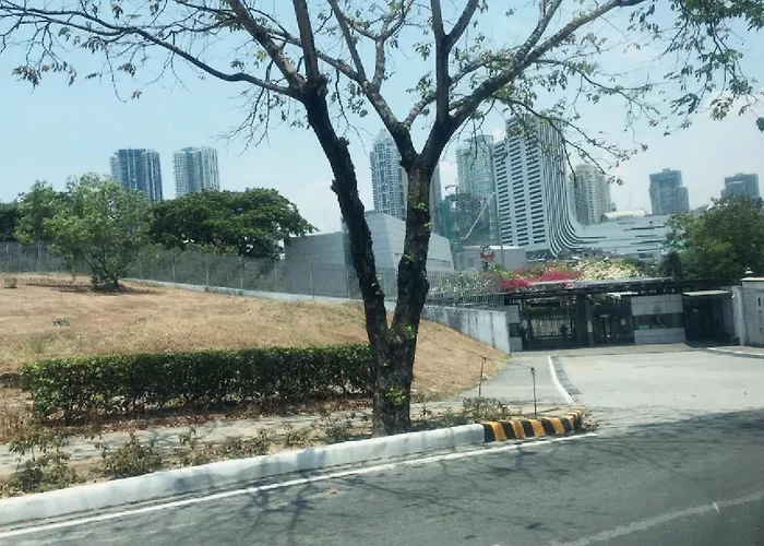 Heart Of Bgc Apartment